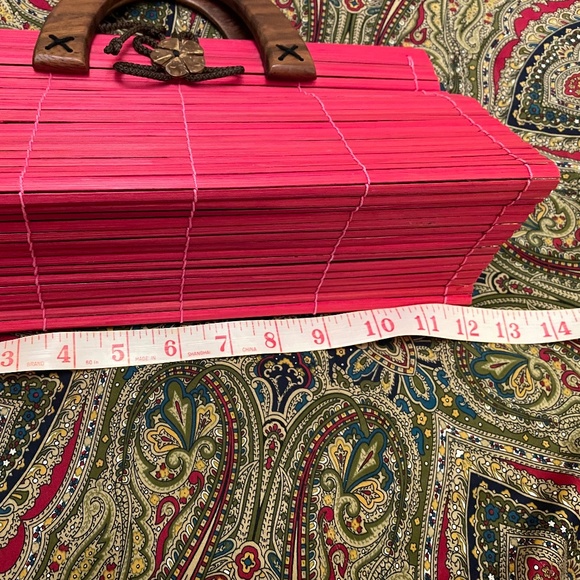 Seattle Boutique Red Wood Purse with Cloth Lining Wood Handle EUC!! - Picture 3 of 10